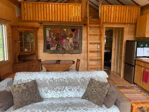 Ravenwood Cottage: Romantic Country Cabin - Image 4