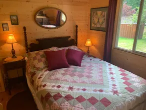 Ravenwood Cottage: Romantic Country Cabin - Image 3