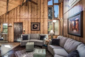 Northern Star - Unique Cabin, Hot Tub, Pets okay, close to Skiing, Track, Casino - Image 2