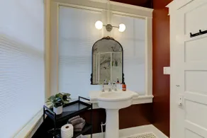 Peaceful Cozy Abode in Great Midtown Location! - Image 4