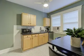 Peaceful Cozy Abode in Great Midtown Location! - Image 2