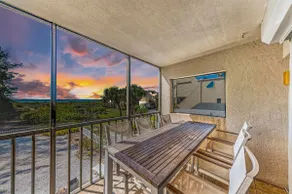 Located Directly on World Famous Siesta Key Beach! - Image 3