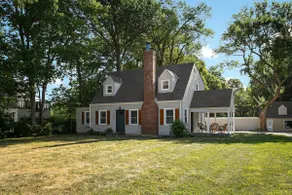 Vintage Home, Quiet & Close to Everything KC, 4BR - Image 2
