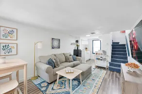 ***Tiny House in the City*** w/ private garage - Image 2