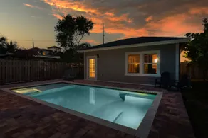 Stunning 4BR 3BA Cottage Heated Pool 5 Min to Beach - Image 2