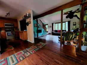3+Bedroom short walk to Hilltop Ski Resort/Trails - Image 5