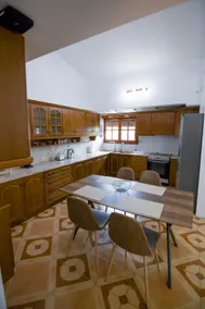 Nasis Home & Apartments - Image 5
