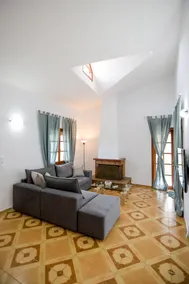 Nasis Home & Apartments - Image 3