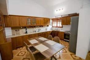 Nasis Home & Apartments - Image 4