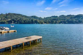 3 Level Lakefront Cabin - Decks, Dock, BBQ & Views - Image 4