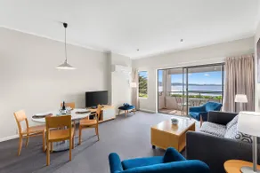 Lorne beach views at the cumberland - Image 3