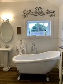 The Perkins Country Cottage - Image 5