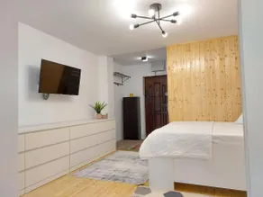 Studio 22 - Image 3