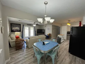 Thunder Up! OU close, 4TVs, fire pit, unique decor - Image 4