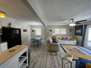 Thunder Up! OU close, 4TVs, fire pit, unique decor - Image 5