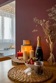 Celestial Escape Suite with Hot Tub & Home Theater – Zénith - Image 3