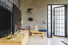 3 Bedroom Penthouse Near Airport - Image 2