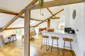 Loft 11 - Unique Apartment with Stunning Views - Image 2