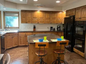 Home in quiet friendly neighborhood near the river, parks and walking trails - Image 3