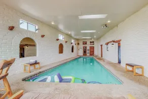 ⟫ Indoor Heated Pool, Hot Tub, Sauna, Foosball ⟪ - Image 4