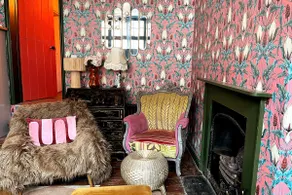 Stunning, stylish, converted 1700s pub - Image 2