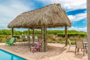 Stunning Waterfront Retreat with Dockage & Pool -C - Image 2