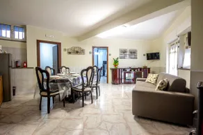 Etna Sunshine Apartments - Image 5