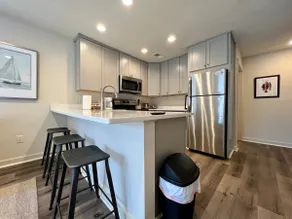 2 bd 2 ba Depot District free parking & w/d! - Image 5