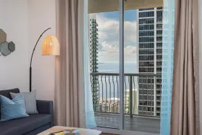Breathtaking Brickell Penthouse - Guest Favorite! - Image 4