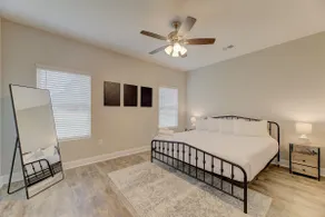 Deja Blue by Heartwood | 10 Mins to Downtown - Image 3