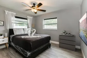 Beautiful Spacious 2 bedroom near Hard rock casino - Image 5