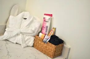 Hidden Modern Getaway Fully Equipped - Image 4