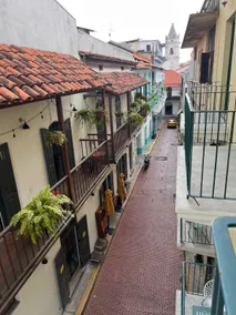 Corcho rooms #1 - queen rom with a balcony - Image 3