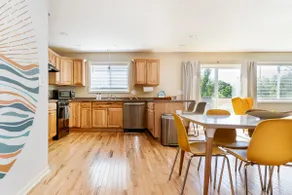 LARGE 5 Bed Lake Geneva Home 4 Blocks from Lake! - Image 3