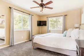 LARGE 5 Bed Lake Geneva Home 4 Blocks from Lake! - Image 5
