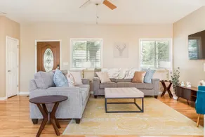 LARGE 5 Bed Lake Geneva Home 4 Blocks from Lake! - Image 4
