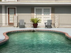 Parking | 5 min downtown | WD | TV bedroom | Pool - Image 4