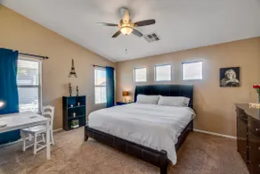 Cute & Cozy 3-bedroom with Pool - Image 5