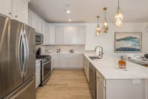 Contemporary townhome in the heart of Town Center - Image 2