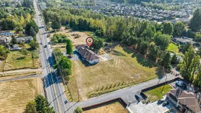 Large Home on 2acres In the City - Image 3