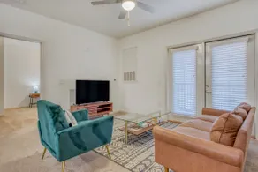 King Bed, Fast Wi-fi, Location! - Image 4