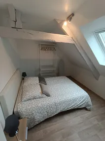 Hyper-central apartment - Image 2