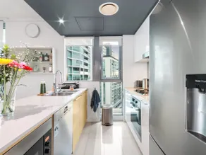 Stunning River View Unit, 4kms From City & Airport - Image 5