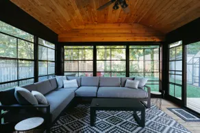 Beach House 5 Star Gem with a Muskoka room and Yoga Studio - Image 4