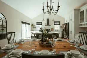 Beach House 5 Star Gem with a Muskoka room and Yoga Studio - Image 3