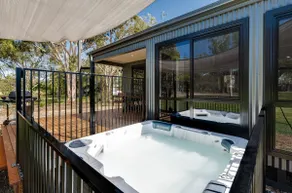 One bedroom cottage with outdoor spa - Image 4