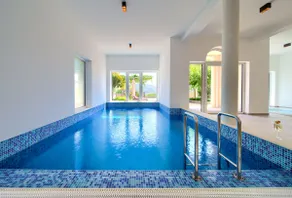 Apartment ROYAL 1 with pool and jacuzzi - Image 3