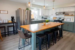 Close to Disneyland| 5BD/3BA|King Bed|Disney+Hulu+ - Image 3