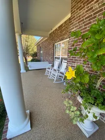 Southern comfort home with pool - Image 4