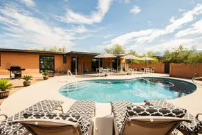 Private HOT TUB! Stylish home in Casas Adobes! - Image 2
